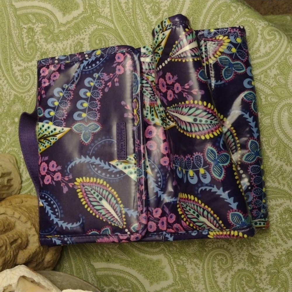 Vera Bradley insulated lunch sack blue background paisley design